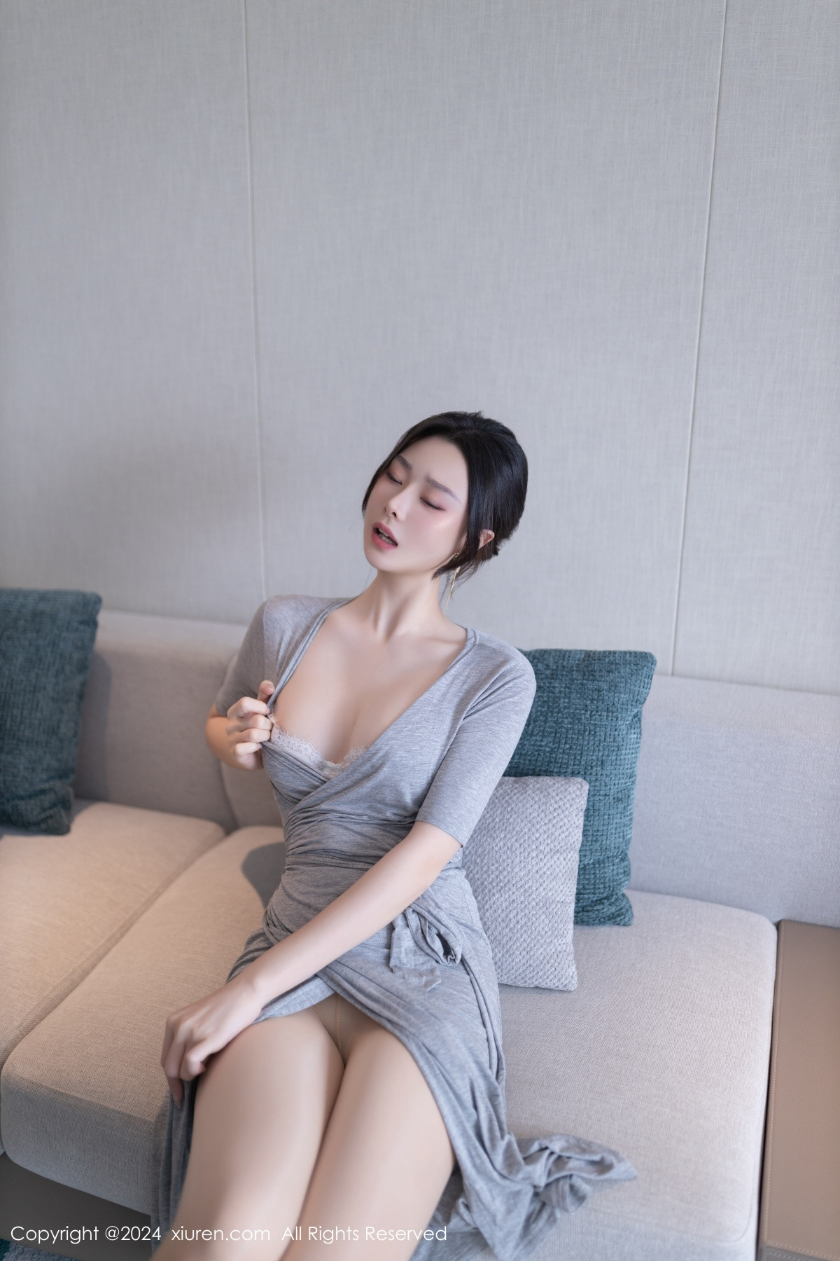 [XiuRen]高清写真图 2024.06.13 No.8699 小逗逗 丝袜美腿