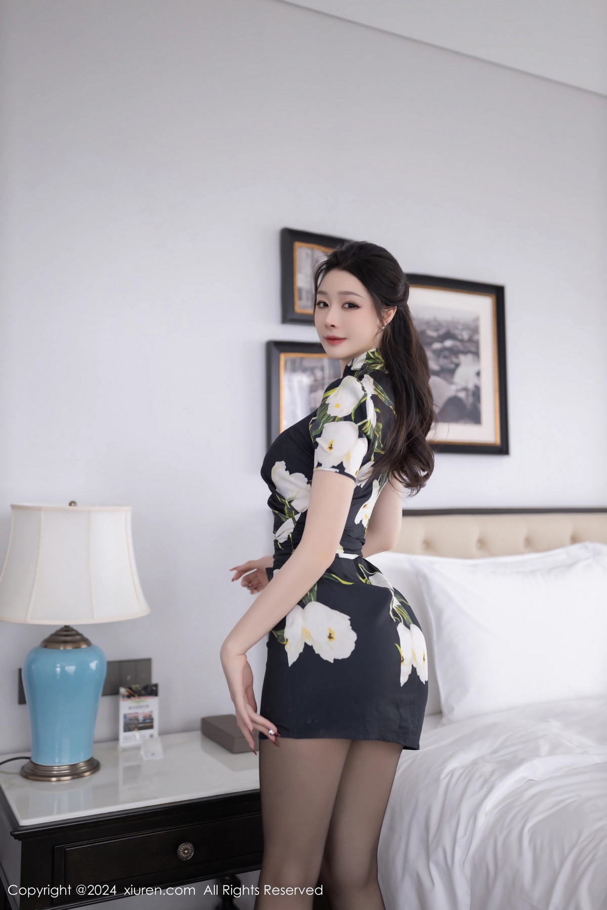 [XiuRen]高清写真图 2024.06.27 No.8768 小逗逗 黑丝美腿
