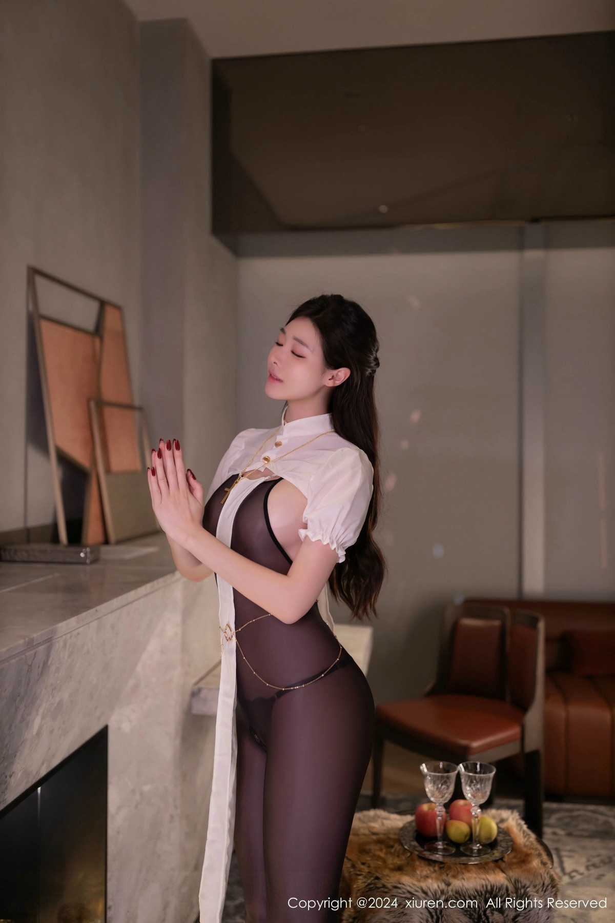 [XiuRen]高清写真图 2024.10.25 No.9350 小逗逗 黑丝美腿