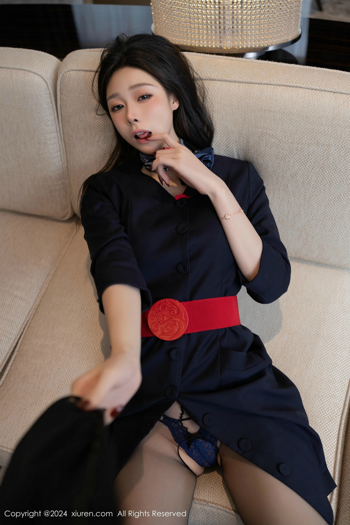 [XiuRen]高清写真图 2024.12.13 No.9597 小逗逗 黑丝美腿