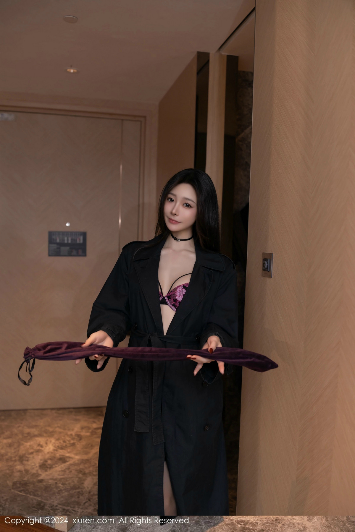 [XiuRen]高清写真图 2024.12.27 No.9672 小逗逗 黑丝美腿