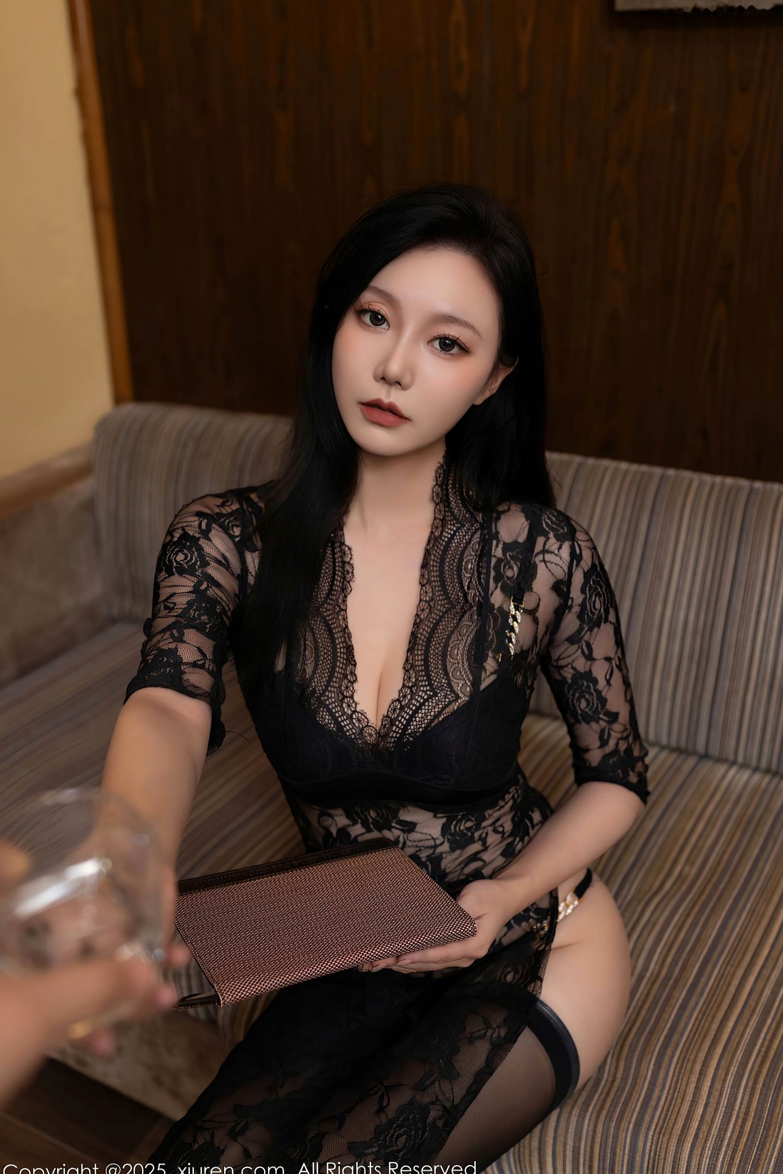 XiuRen秀人网-9842-安然anran-情趣轻薄黑色蕾丝-2025.02.06