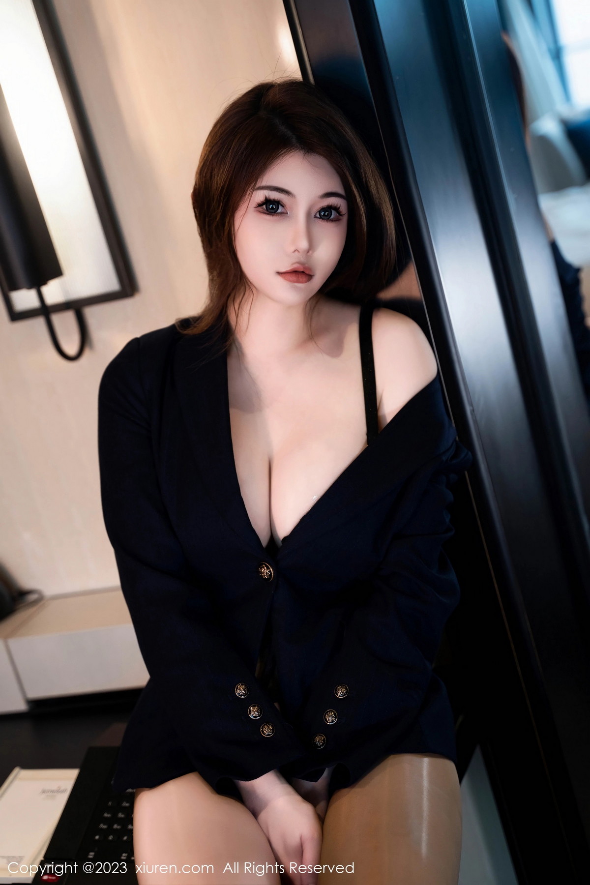 [XiuRen]高清写真图 2023.10.10 No.7484 甜妮 丝袜美臀