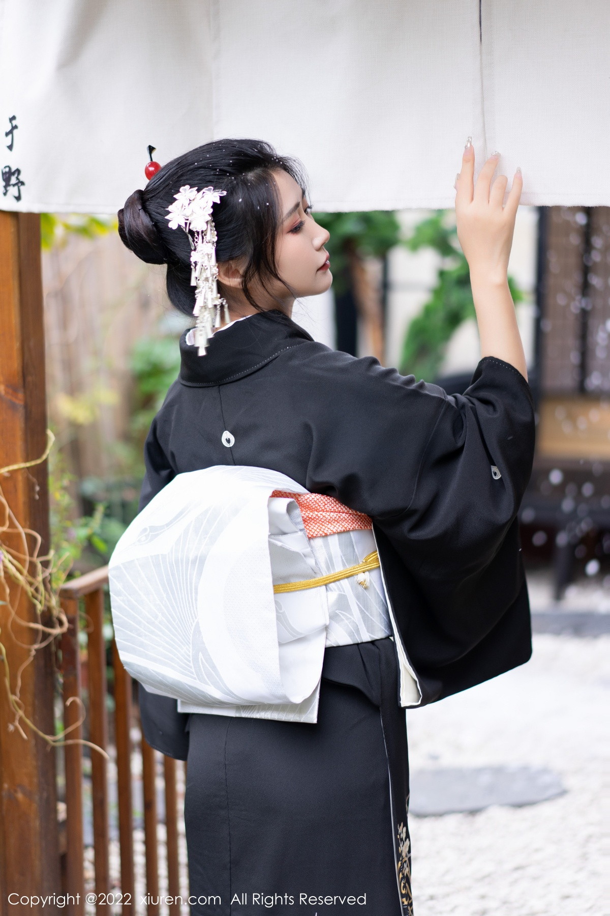 [XiuRen]高清写真图 2022.11.30 No.5932 laura阿姣 和服美腿