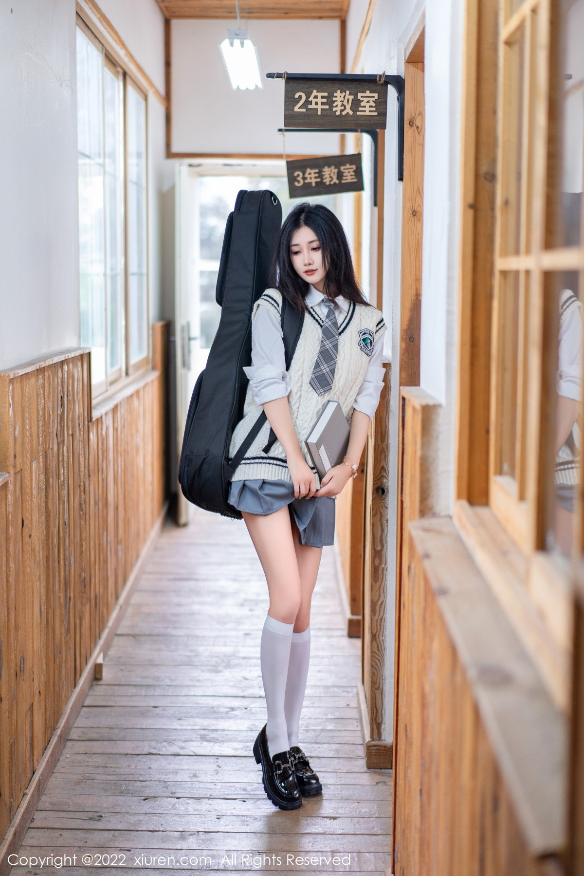 [XiuRen]高清写真图 2022.12.08 No.5970 laura阿姣 短裙美腿