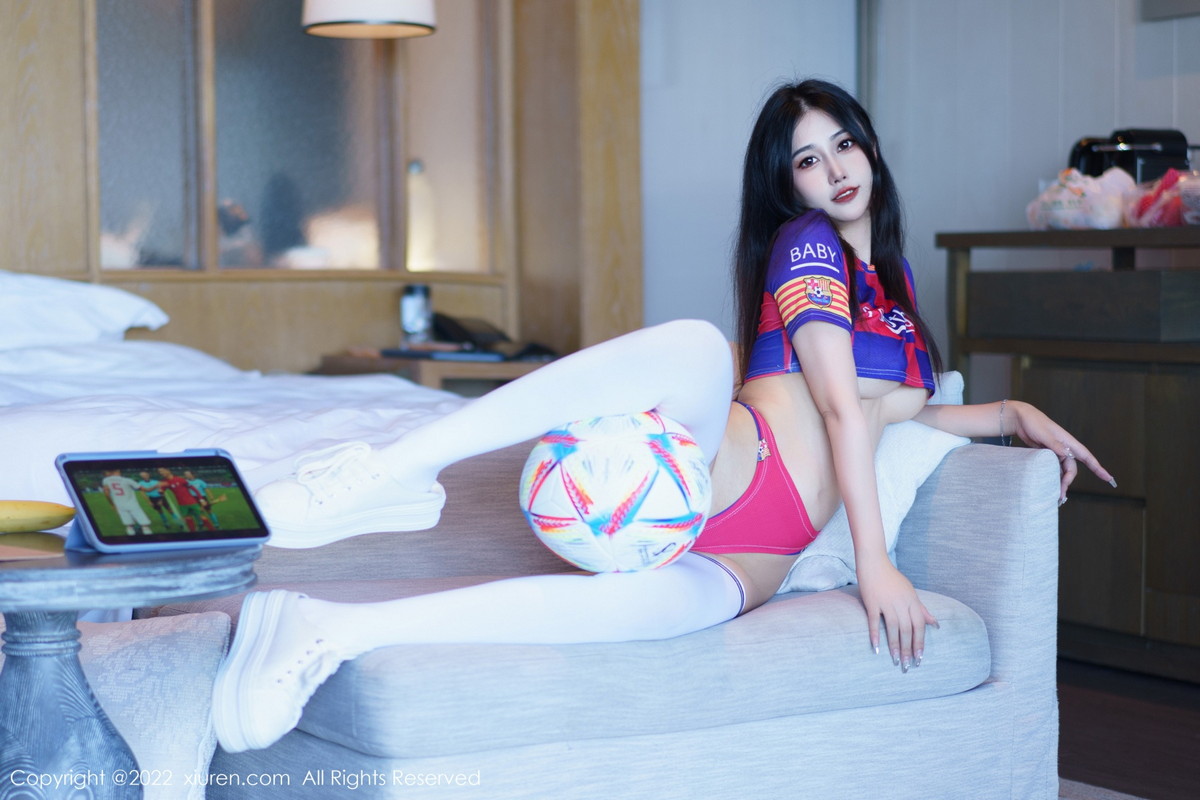 [XiuRen]高清写真图 2022.12.15 No.6004 laura阿姣 美腿足球