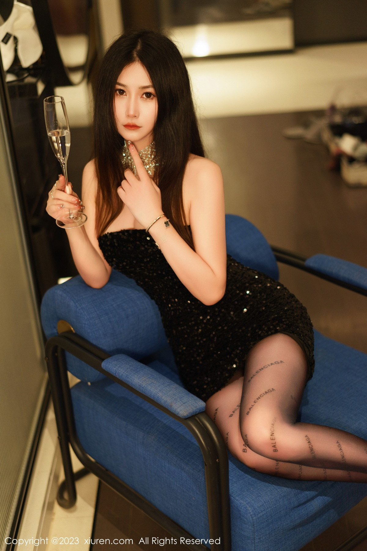 [XiuRen]高清写真图 2023.02.09 No.6244 laura阿姣 黑丝美腿