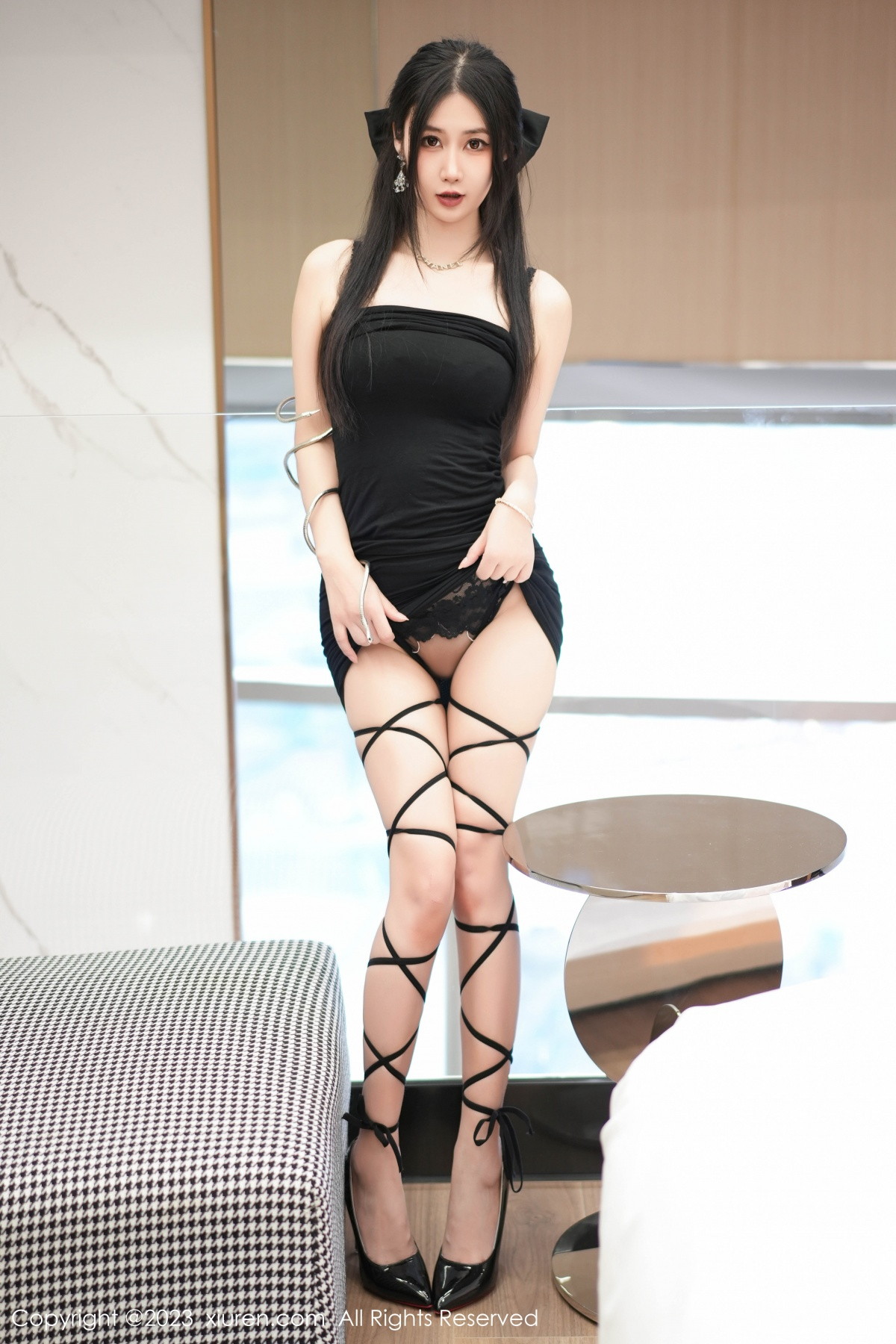 [XiuRen]高清写真图 2023.09.15 No.7394 laura阿姣 妩媚美腿