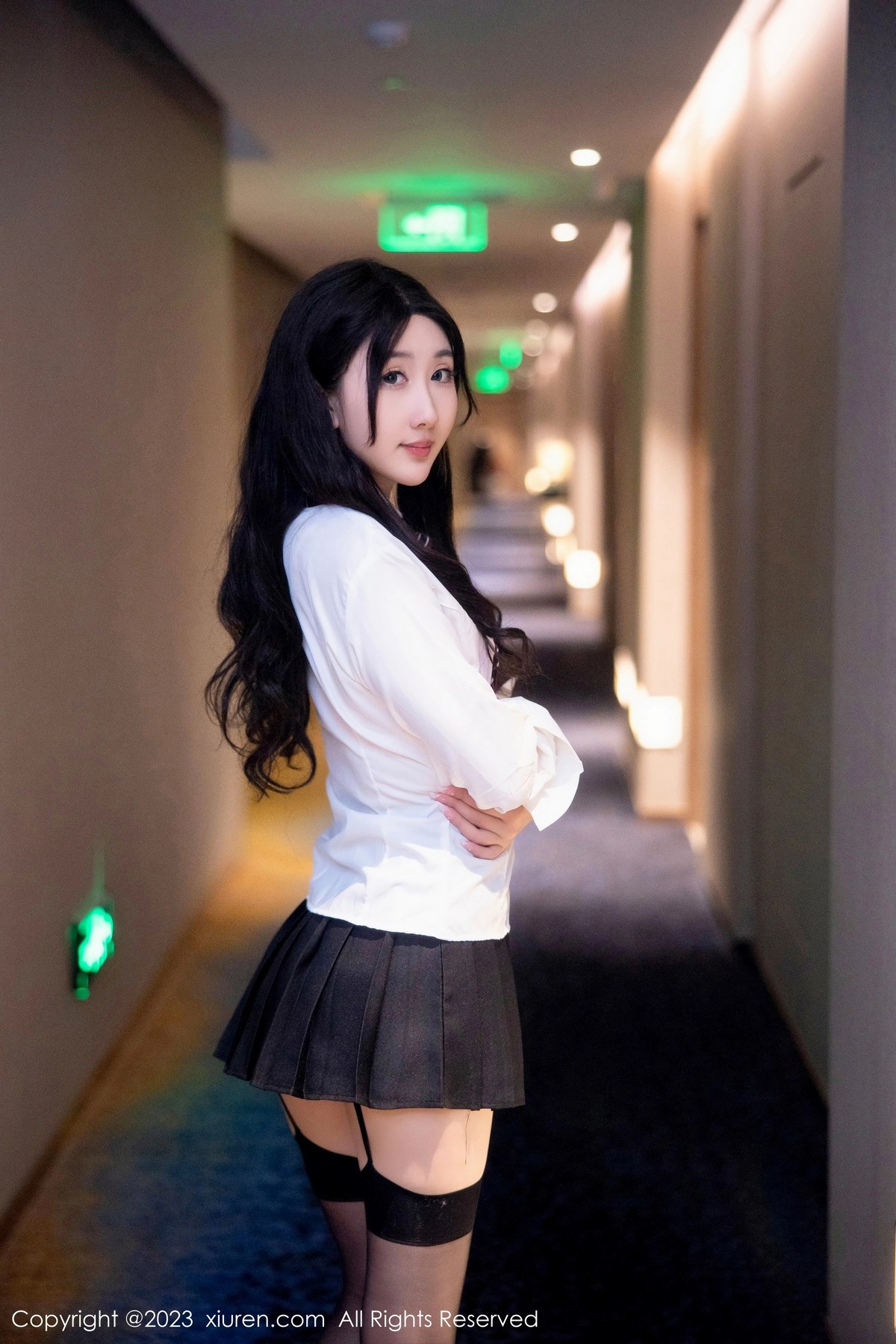 [XiuRen]高清写真图 2023.03.02 No.6350 江真真 短裙美臀