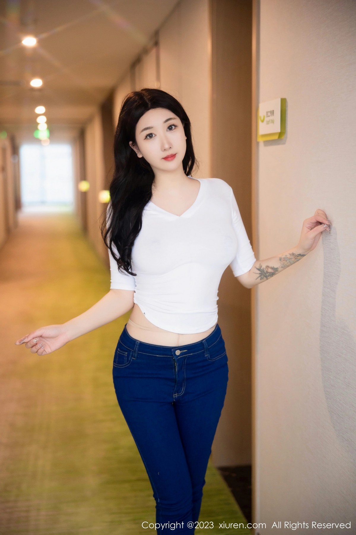 [XiuRen]高清写真图 2023.04.13 No.6570 江真真 牛仔裤美臀