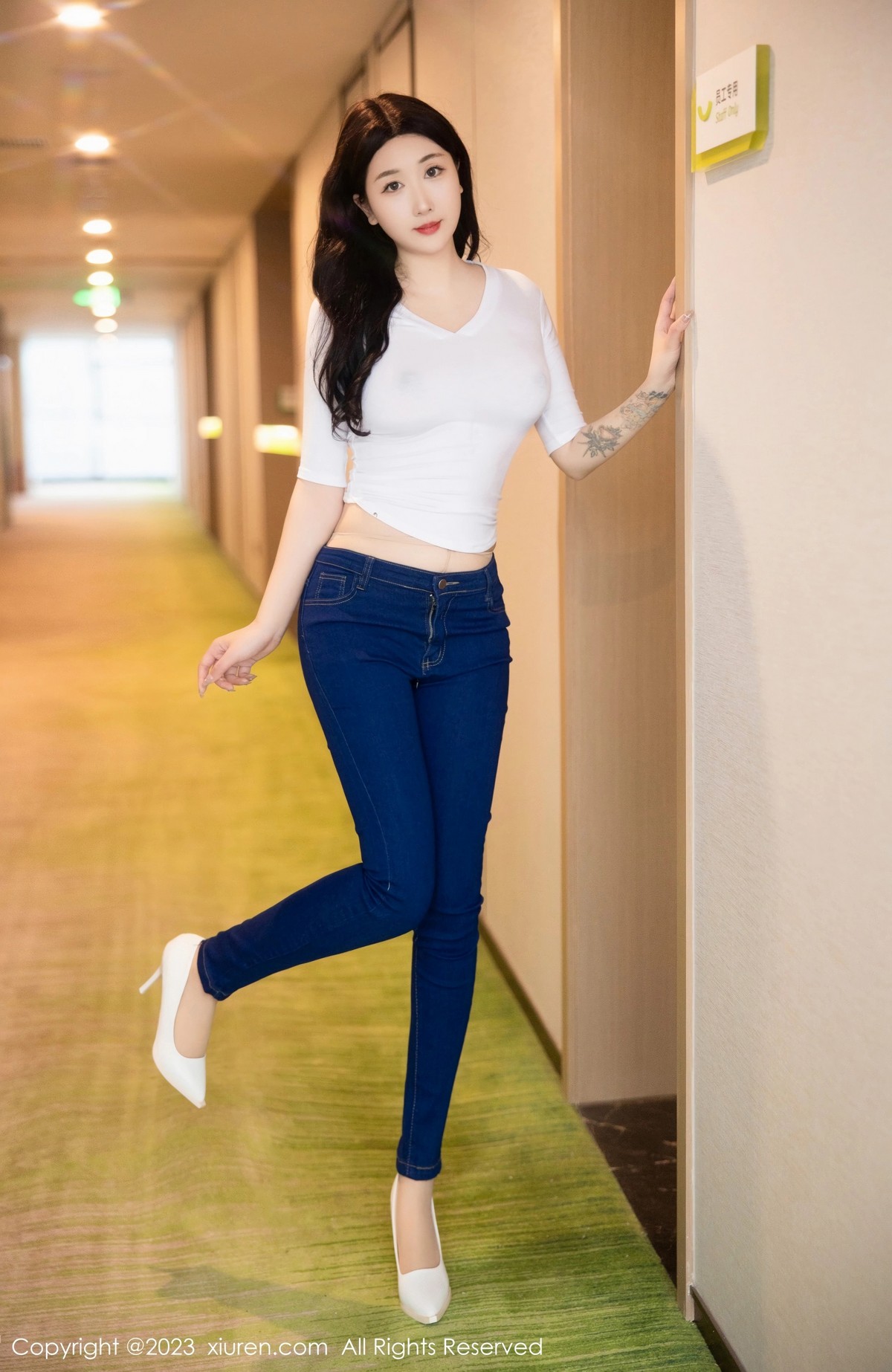 [XiuRen]高清写真图 2023.04.13 No.6570 江真真 牛仔裤美臀