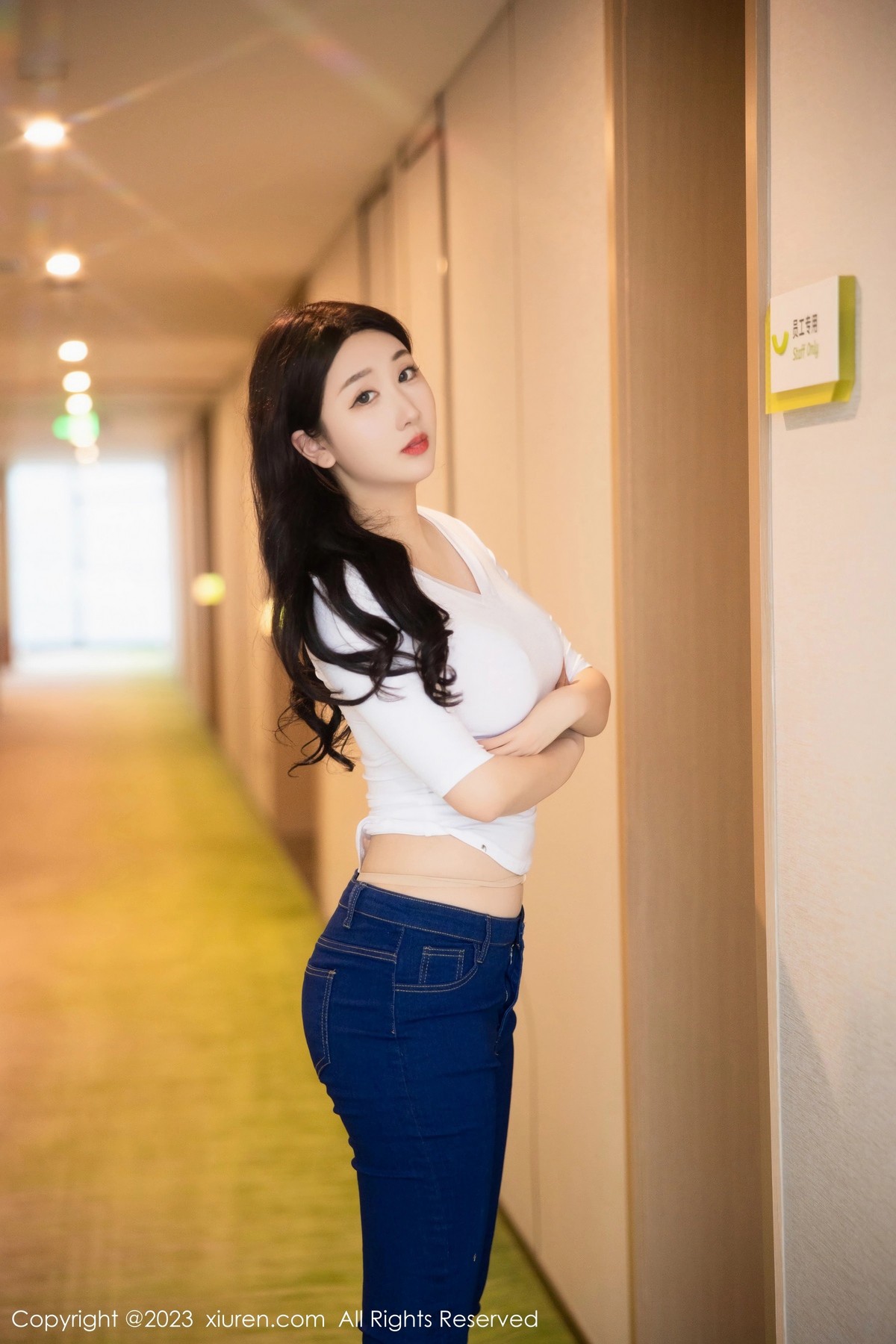 [XiuRen]高清写真图 2023.04.13 No.6570 江真真 牛仔裤美臀