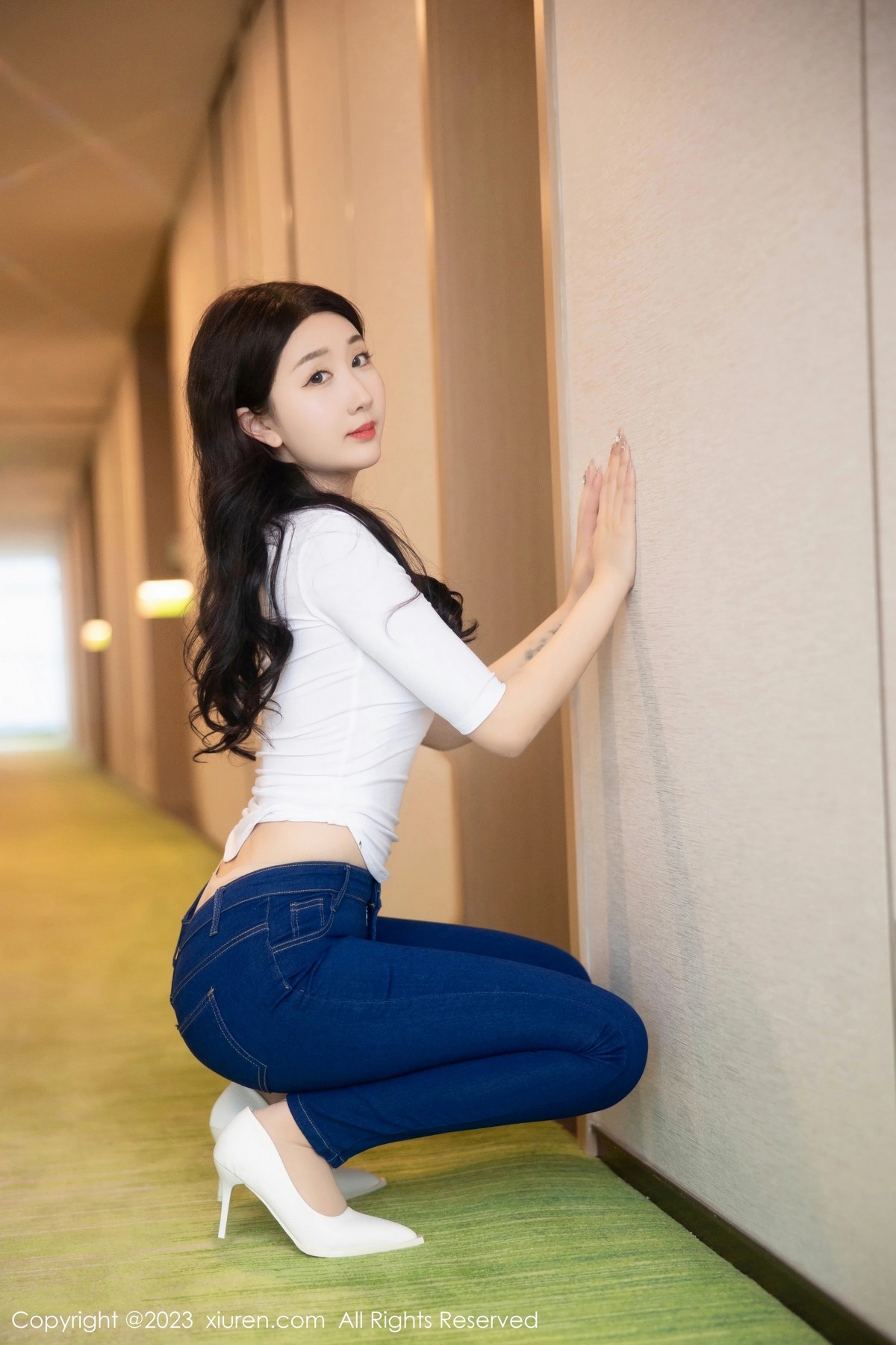 [XiuRen]高清写真图 2023.04.13 No.6570 江真真 牛仔裤美臀