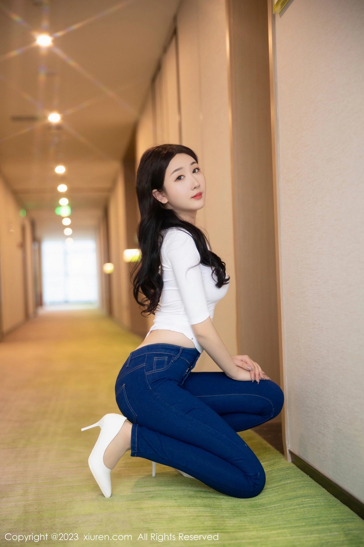 [XiuRen]高清写真图 2023.04.13 No.6570 江真真 牛仔裤美臀