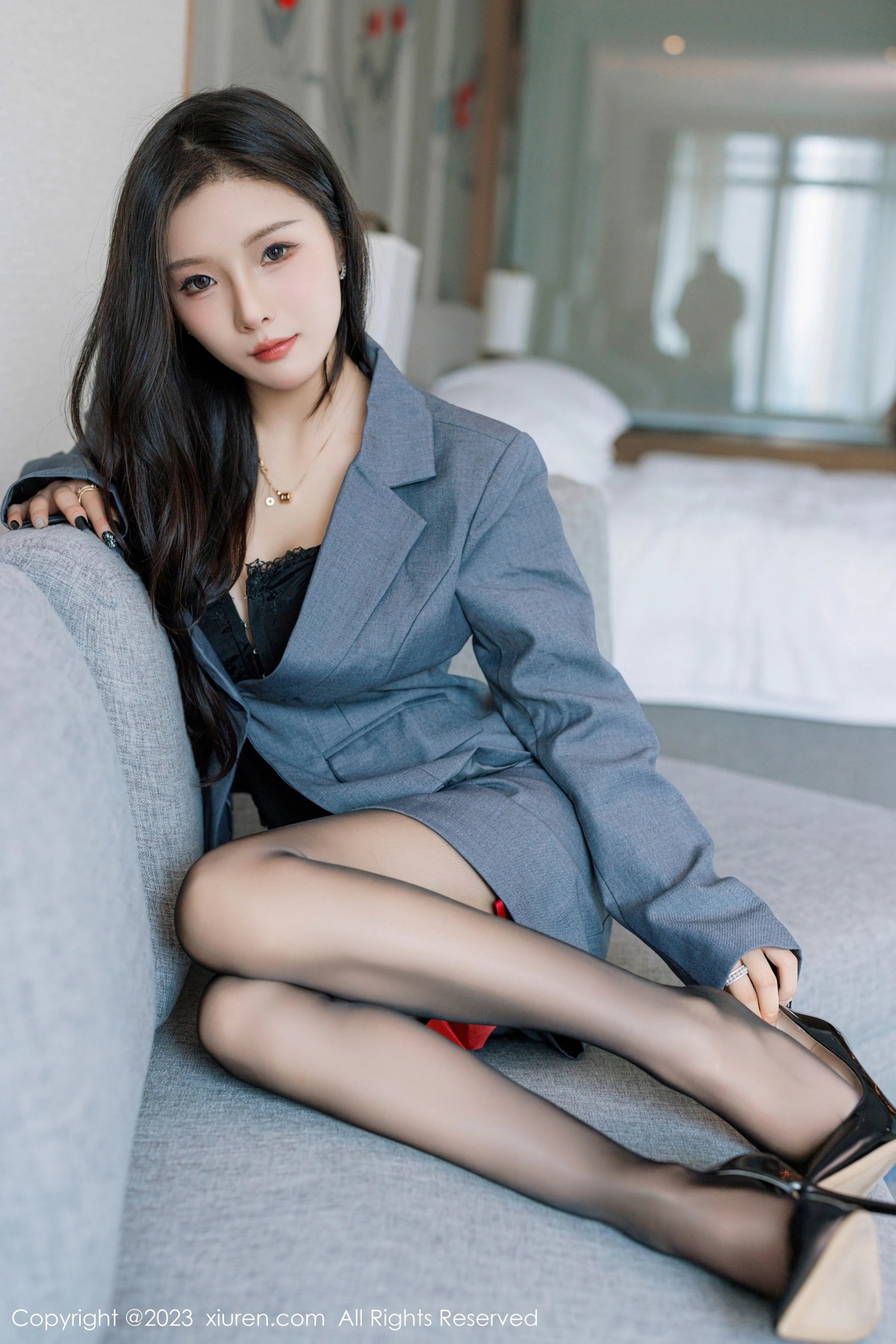 [XiuRen]高清写真图 2023.10.16 No.7511 七七kiko 黑丝美腿