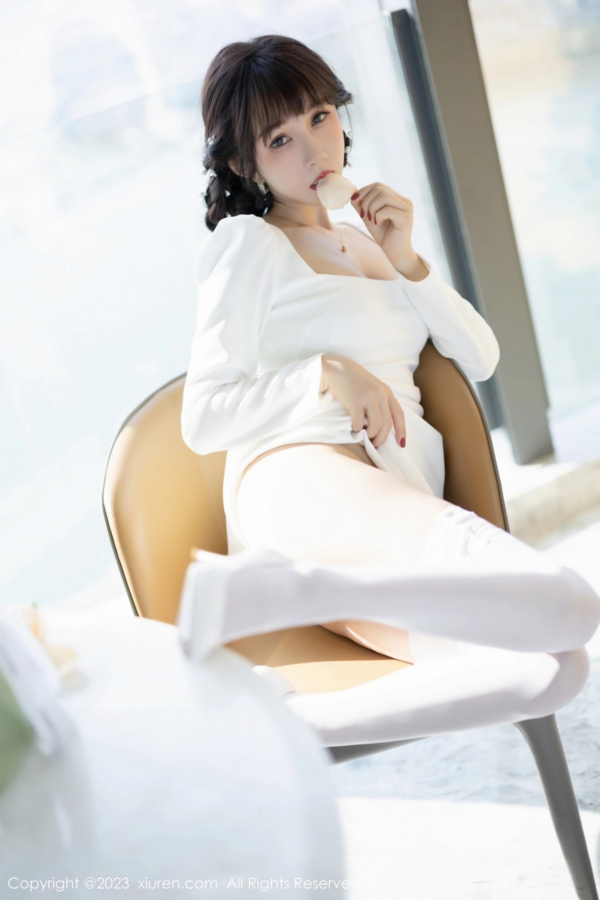 [XiuRen]高清写真图 2023.04.06 No.6528 波巧酱 丝袜美腿