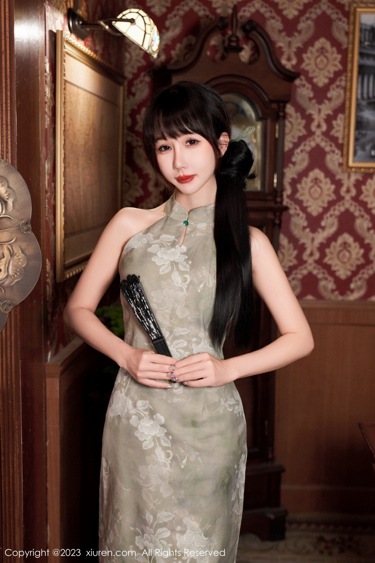 [XiuRen]高清写真图 2023.09.05 No.7337 波巧酱 丝袜美腿