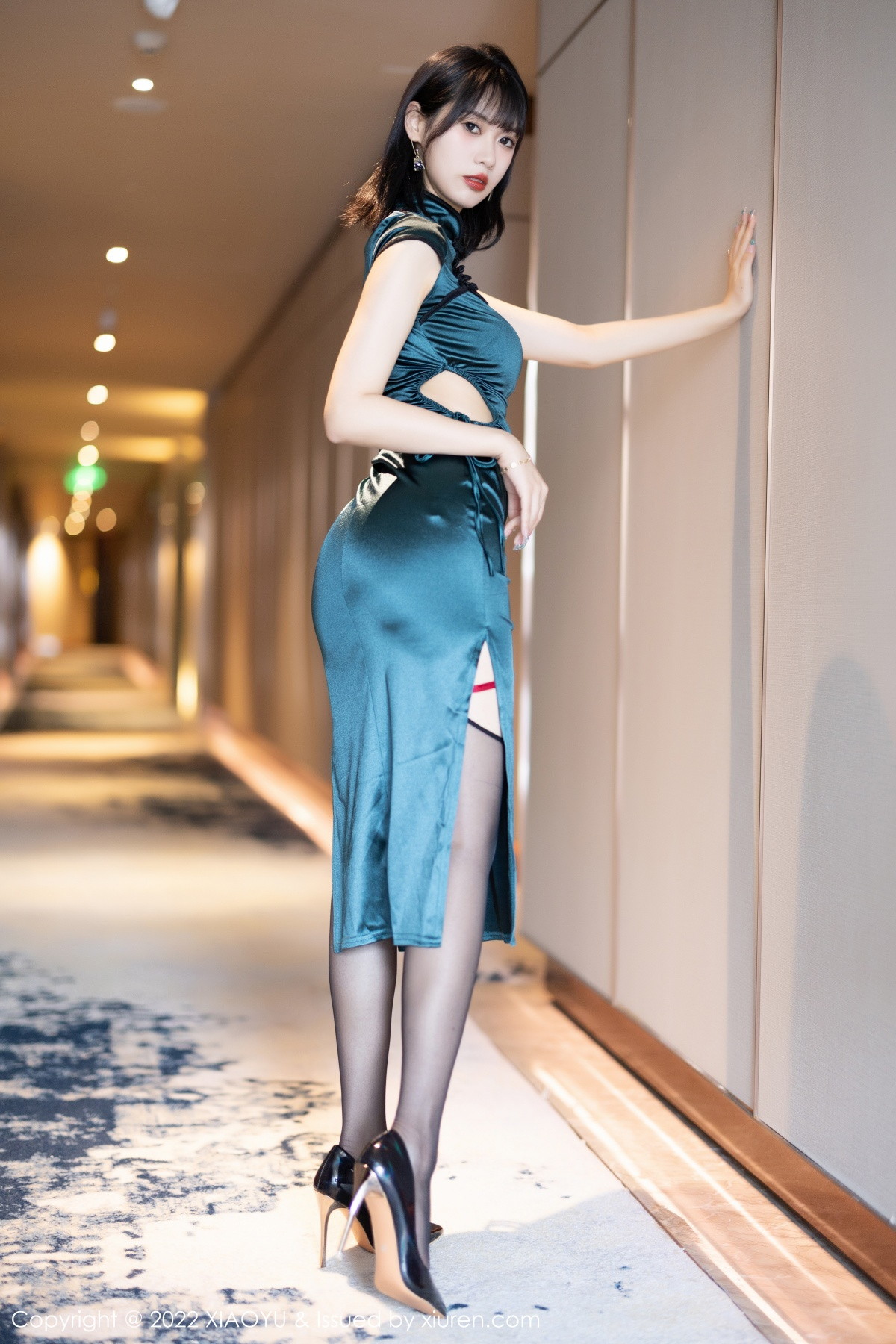 [XIAOYU]高清写真图 2022.12.07 VOL.920 林子遥 旗袍黑丝