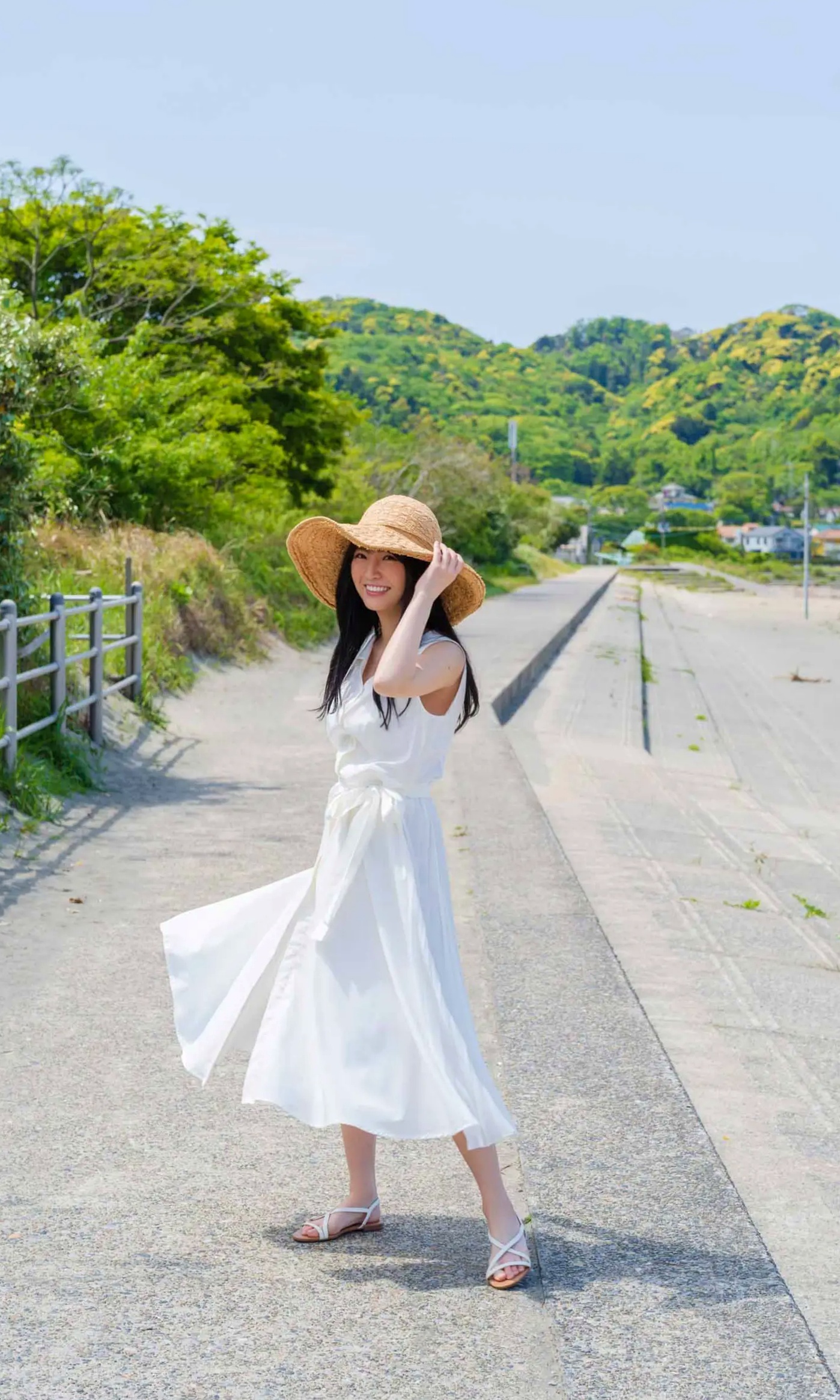 由良ゆら写真集「＃これがこう」