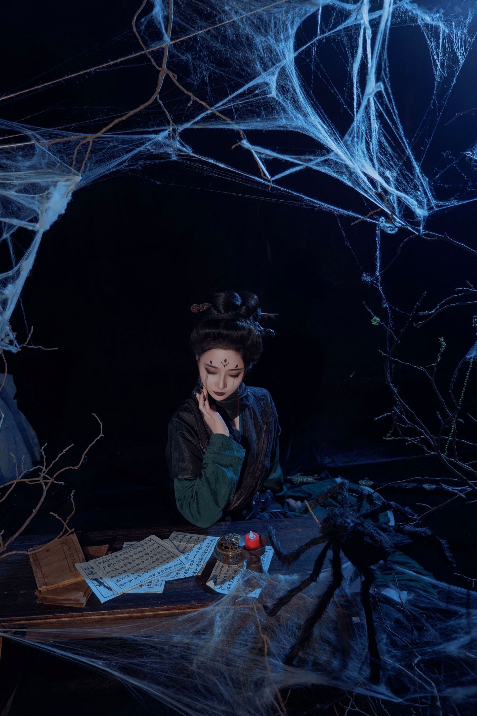 年年Nnian-四妹古风侠女剑客角色扮演，暗黑冷艳风格，绝美身材大尺度私房诱惑写真