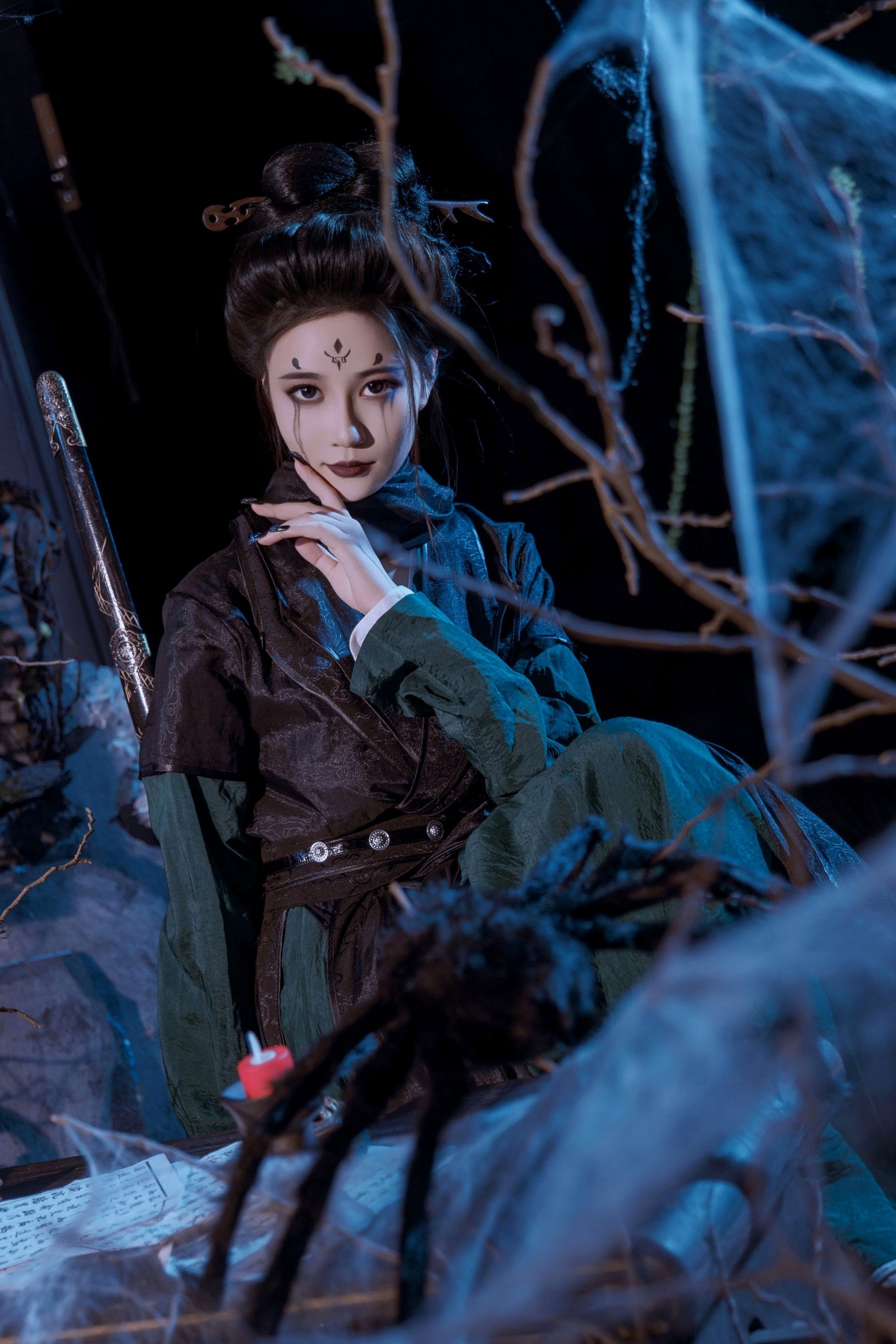年年Nnian-四妹古风侠女剑客角色扮演，暗黑冷艳风格，绝美身材大尺度私房诱惑写真
