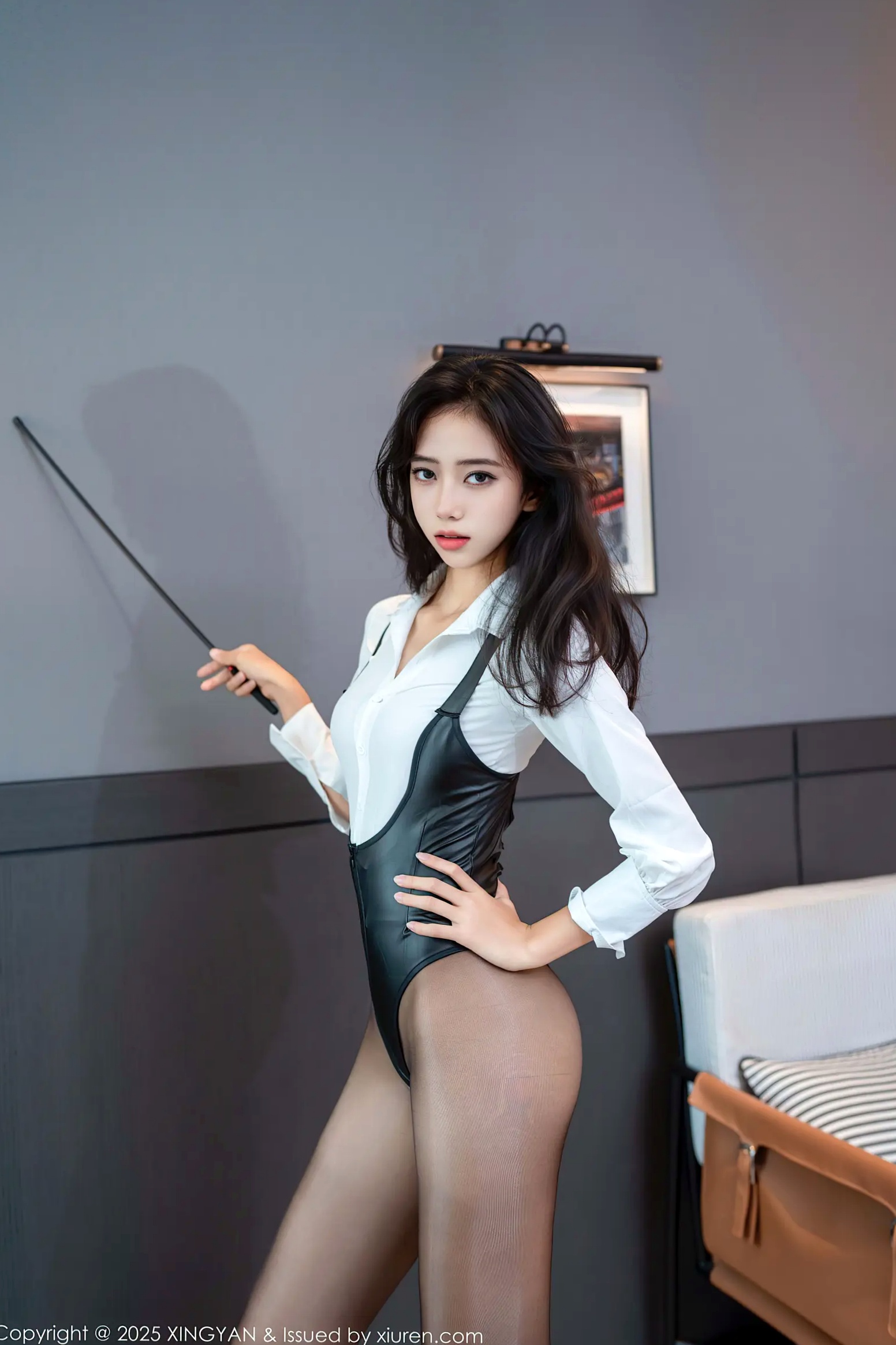 [XINGYAN]星颜社 Vol.400 时安安：白衬衫黑丝美腿私房，职场感极致诱惑写真