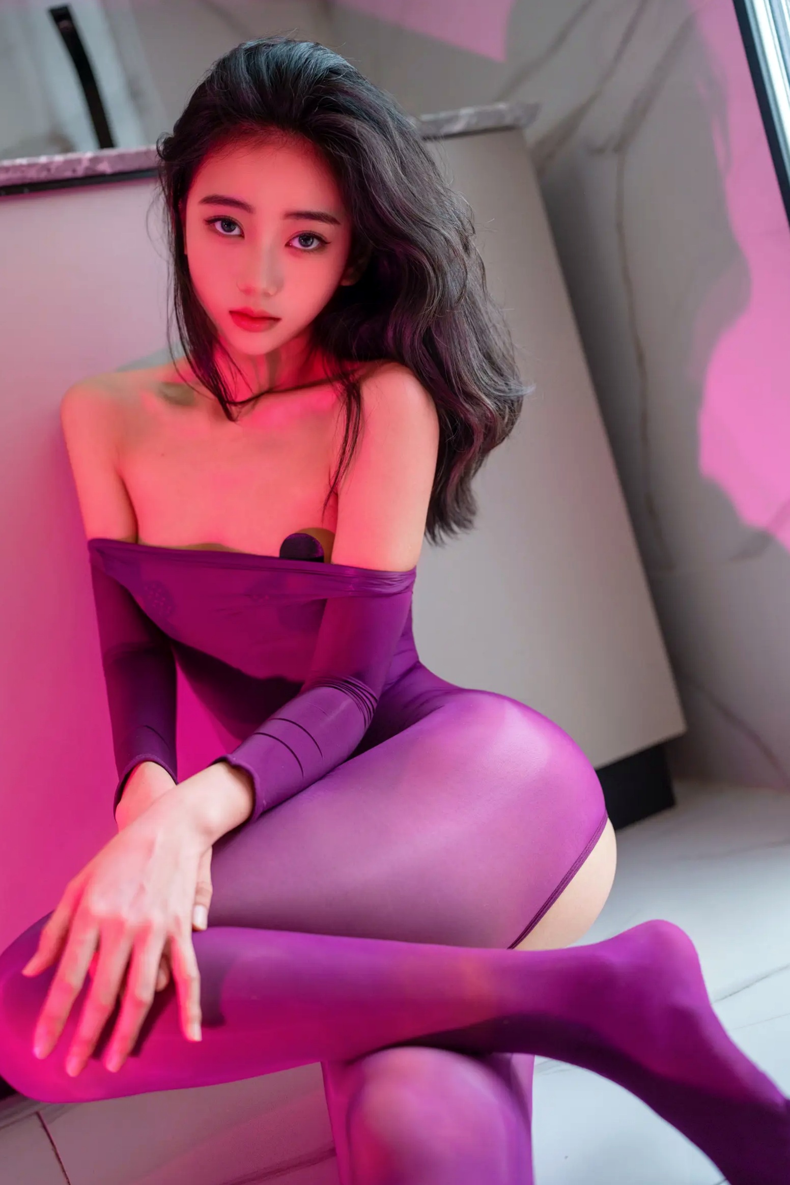 时安安 - 紫色紧身丝袜性感私房写真 [90P] - 大胆镂空诱惑曲线展现极致尤物魅力