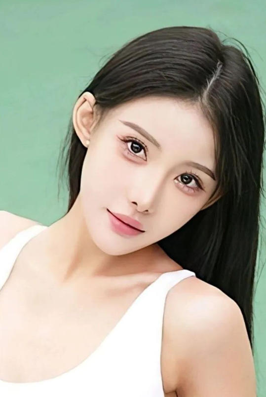 金允希