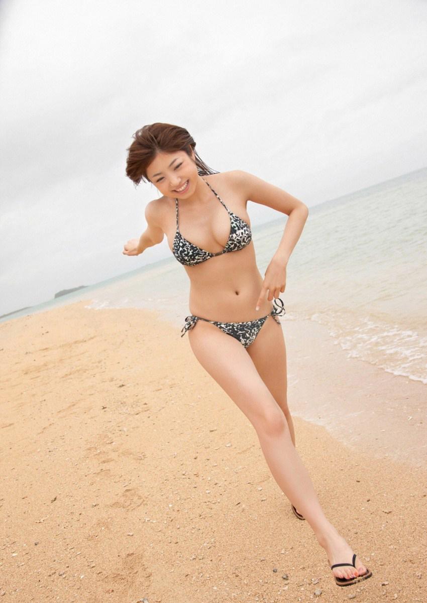 少女中村静香海边比基尼写真