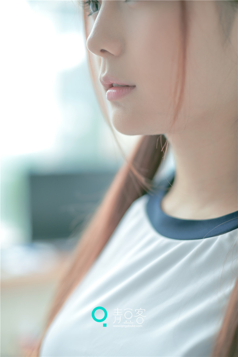 写真女神小九Vin蛮腰诱人 引宅男舔屏