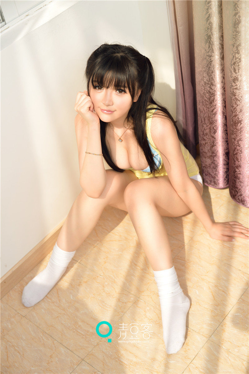 女神苏糯米Mi写真曝光 不仅人美还有大长腿