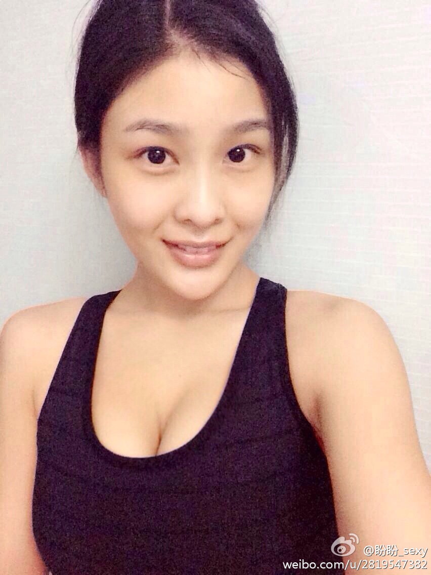 美女裙子底下风光图