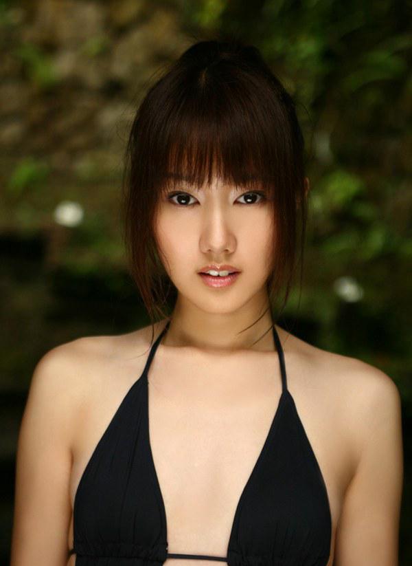 时尚美女发型图片时尚性格火辣多岐川华子秀绝美身段