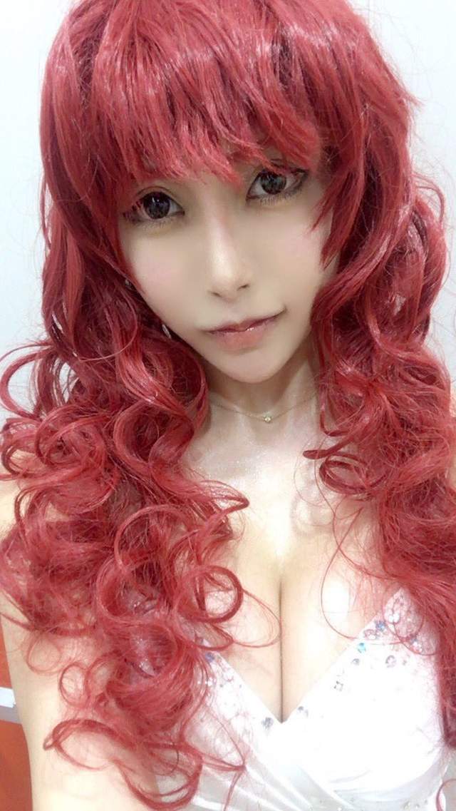 《Cosplay玩家Cos叶姊妹》乳量一致堪称神还原