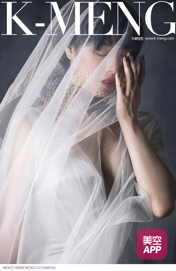 短发美女婚纱写真 梦幻朦胧