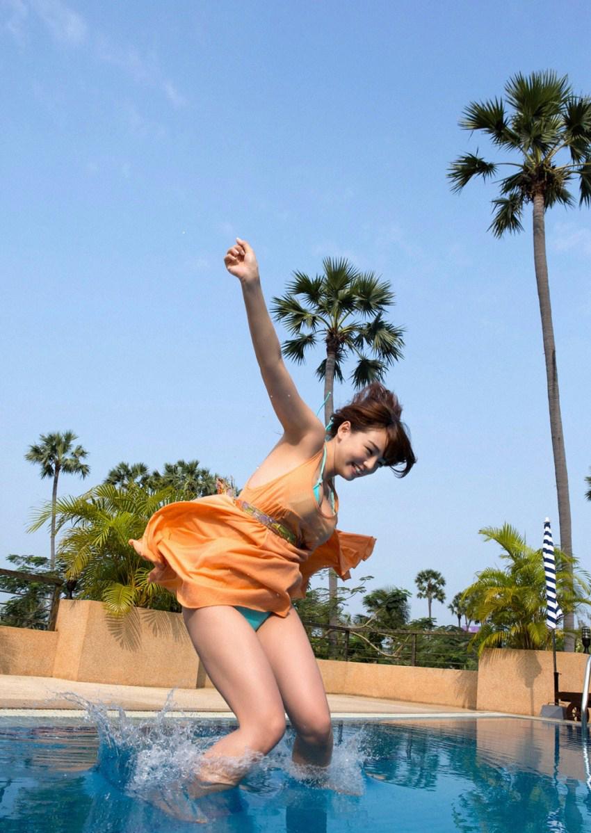 篠崎愛出水芙蓉般美好的日本美少女