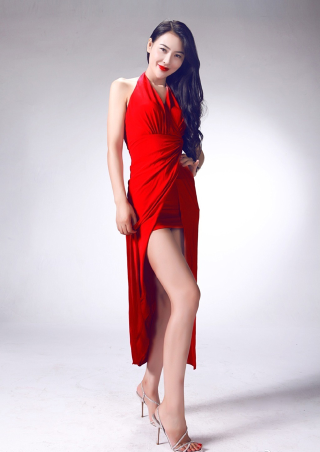 吴丹红裙美艳身材高挑露美腿写真摄影照