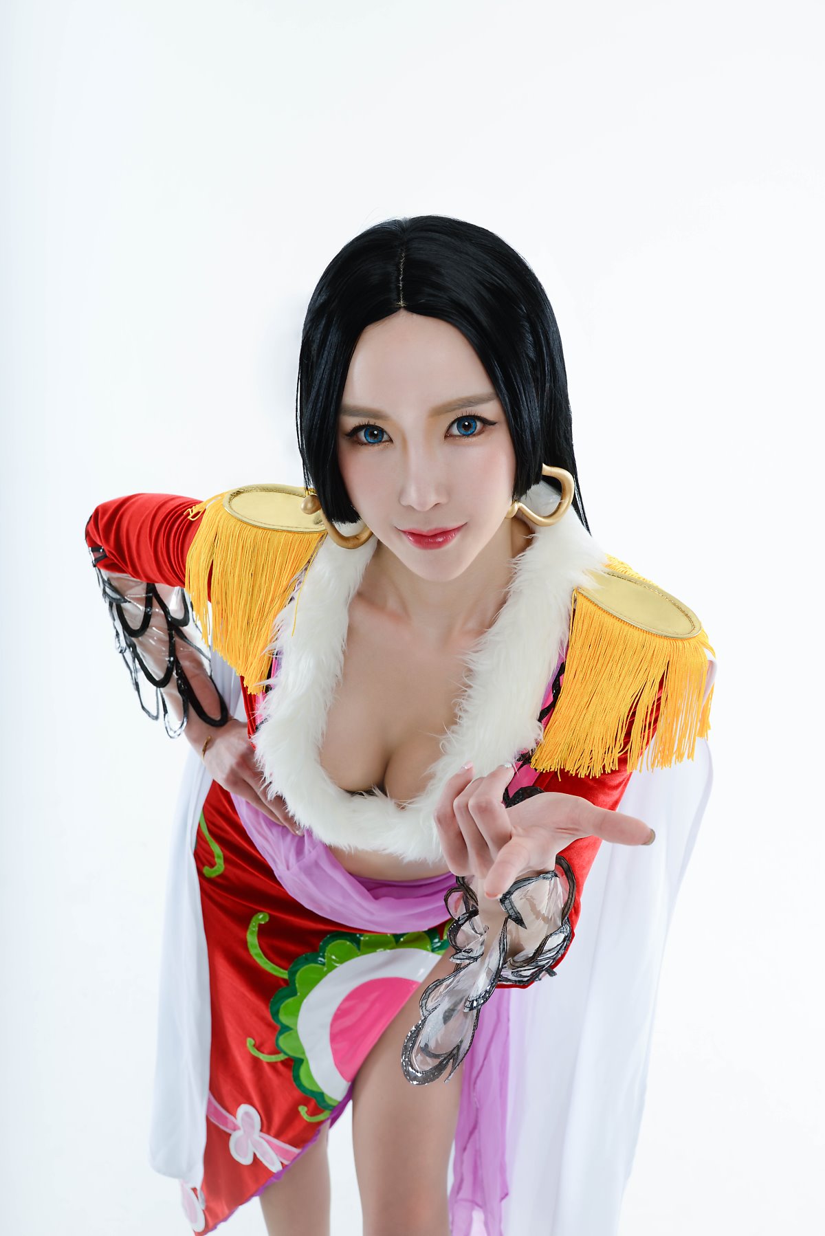 《海贼王》女帝波雅·汉库克性感巨乳美腿美女Cosplay