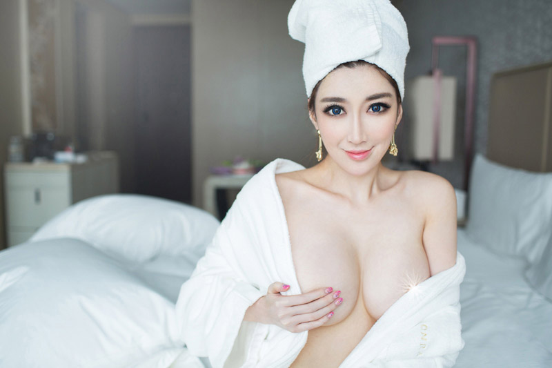 推女郎性感美女陆瓷好身材沟极深人像摄影艺术