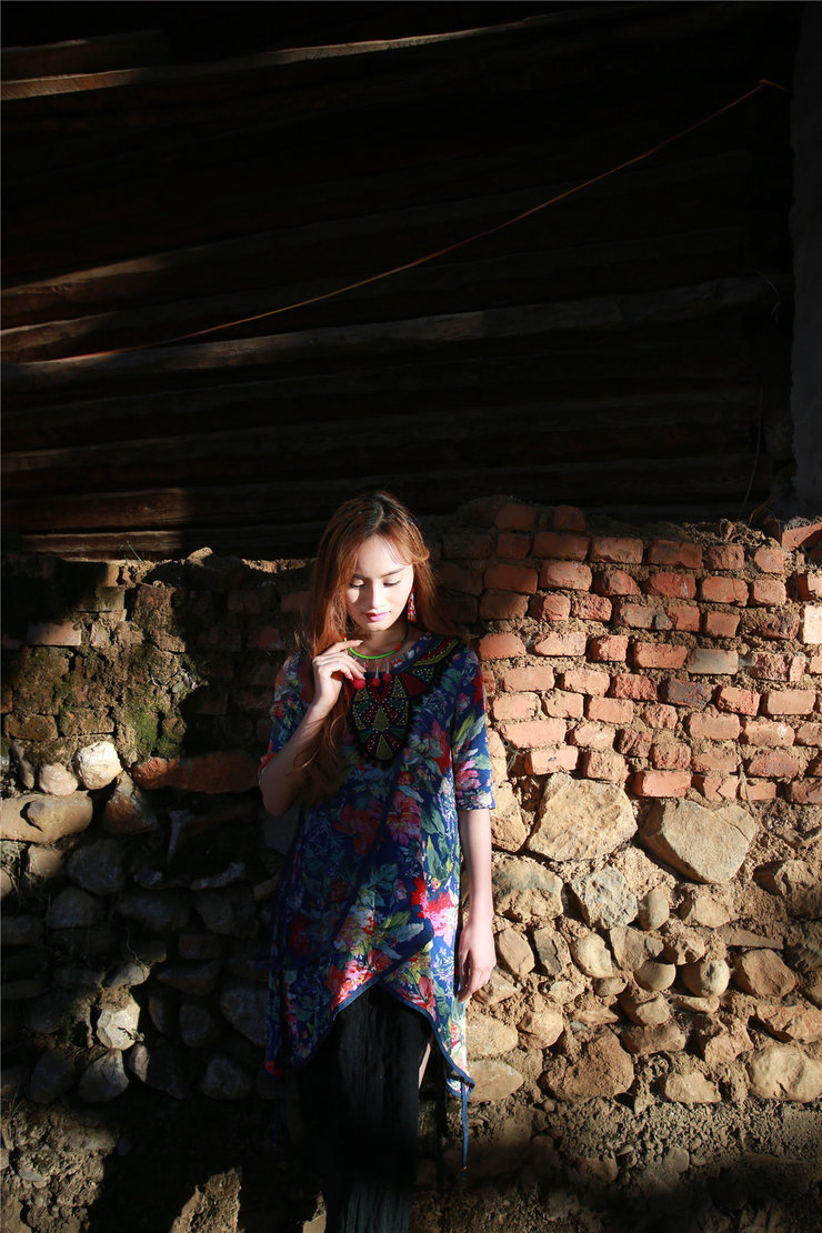 少数民族美女摄影写真 有种说不清的意境美!