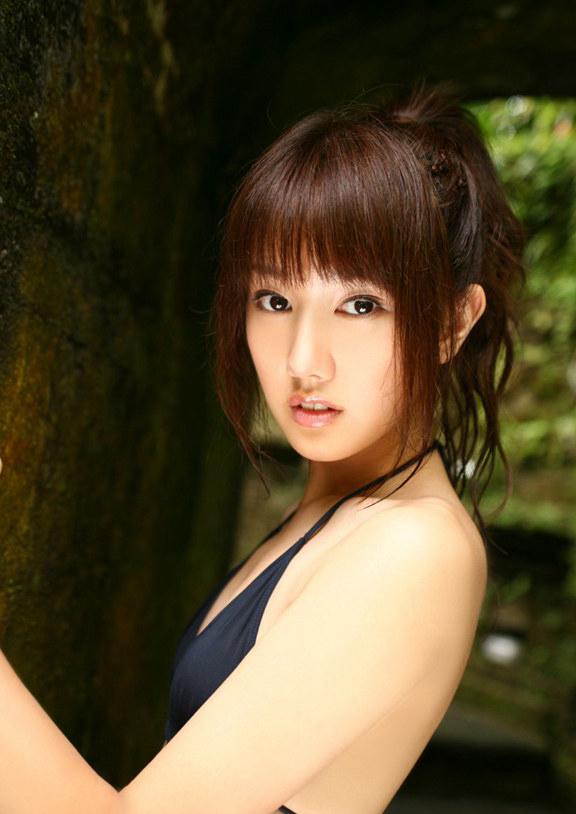 时尚美女发型图片时尚性格火辣多岐川华子秀绝美身段