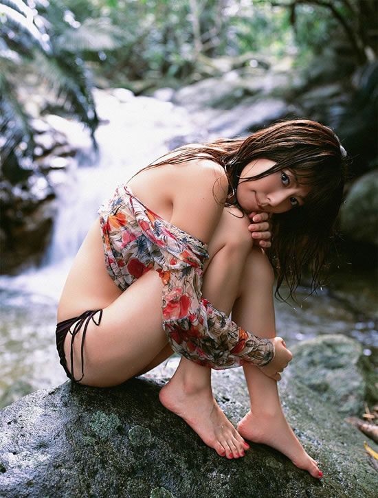 性感女星杉本有美湿身写真