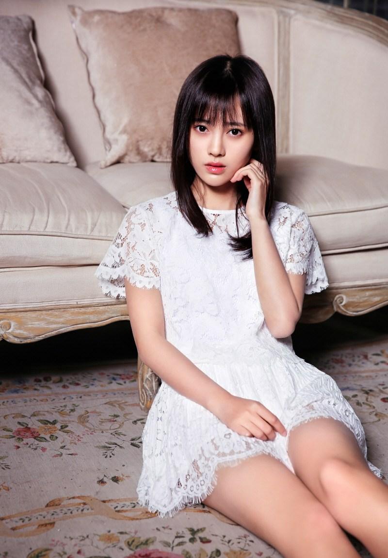 鞠婧祎李艺彤新春写真曝光