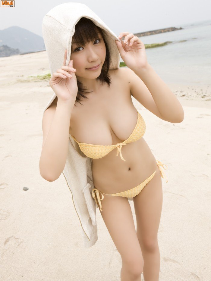日本清纯美女写真性感熟女西田麻衣乳此动人