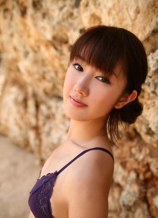 时尚美女发型图片时尚性格火辣多岐川华子秀绝美身段