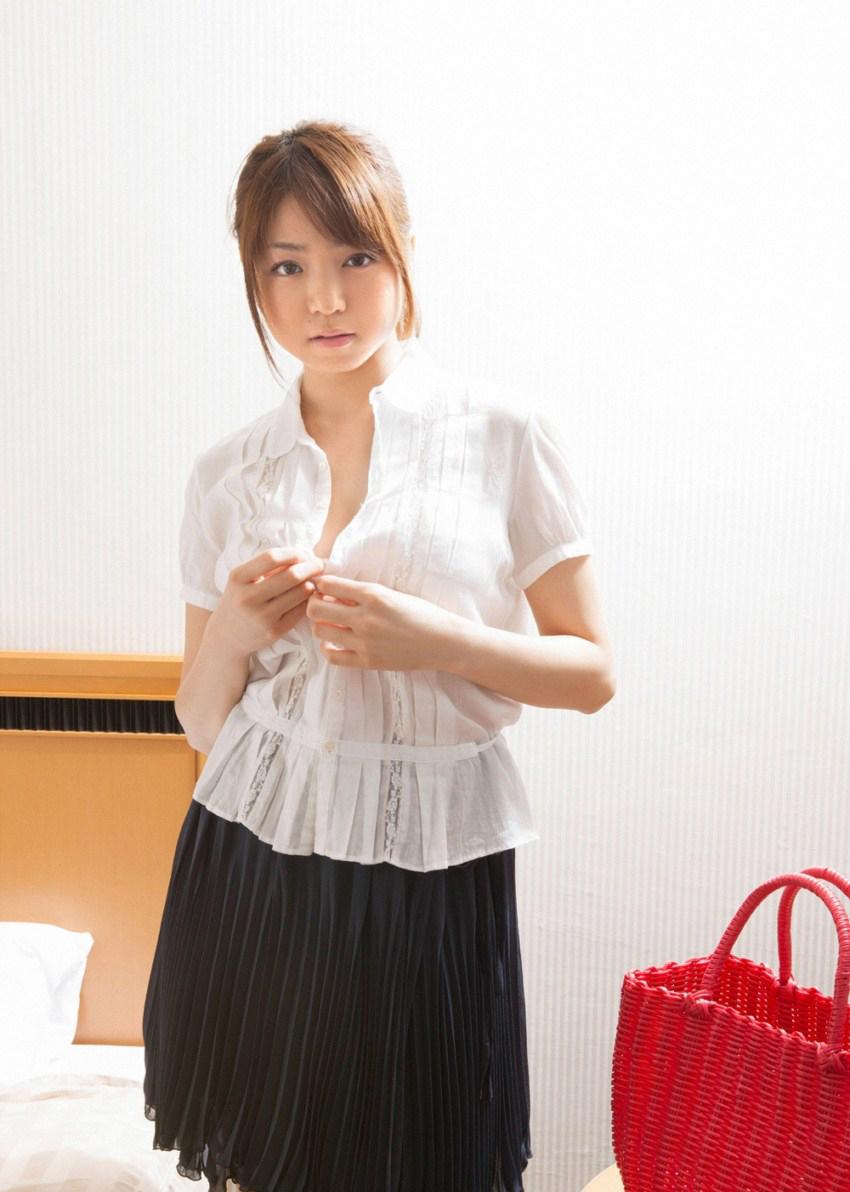 日本制服妹子中村静香内衣写真