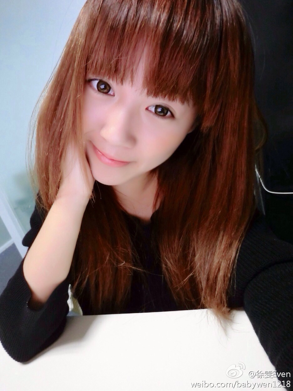 美女游戏内衣都不穿
