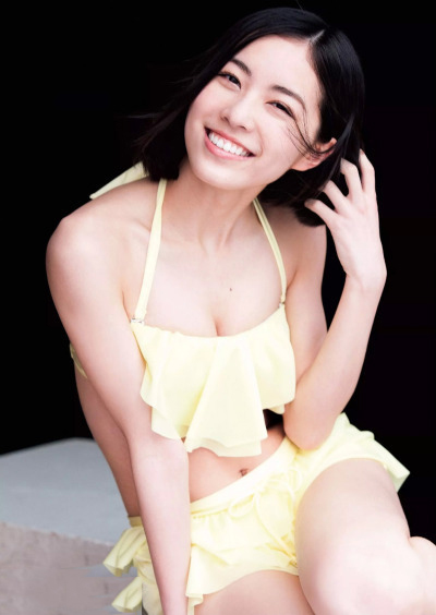 18岁少女松井珠理奈清纯可性感