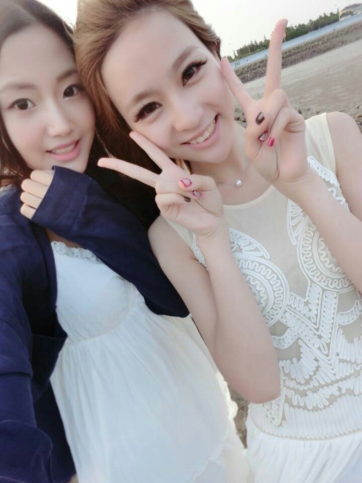 网络美女素颜张依依