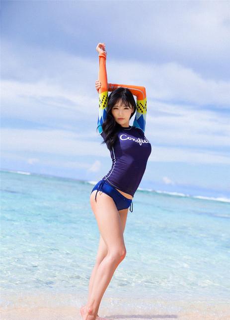甜心尤物 韩国美女韩佳恩比基尼写真集纯净亮眼